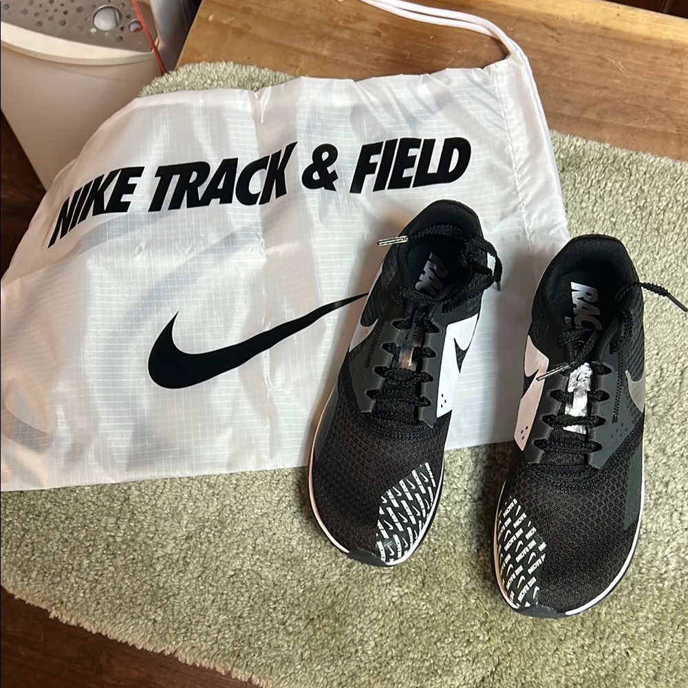 Unisex Nike Zoom Rival Waffle 6 black/metallic silver
